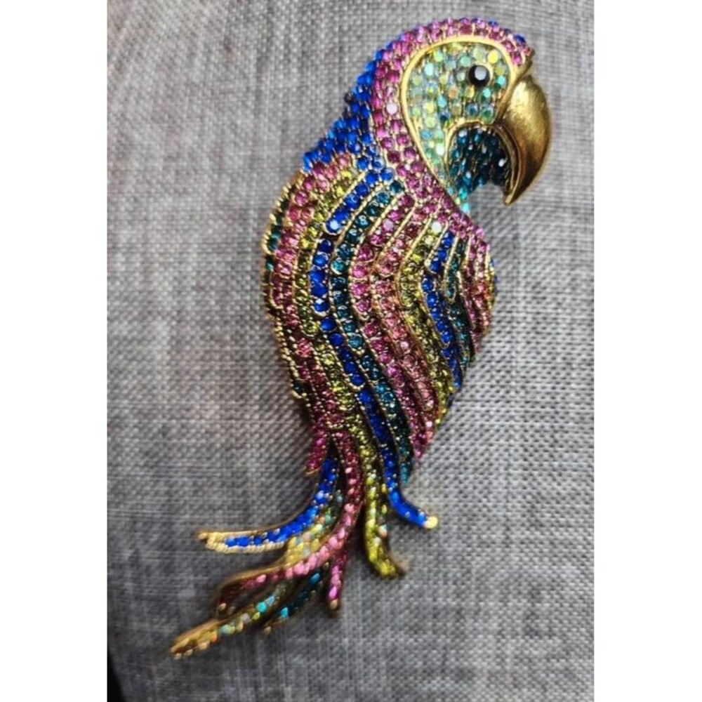 Parrot themed brooch